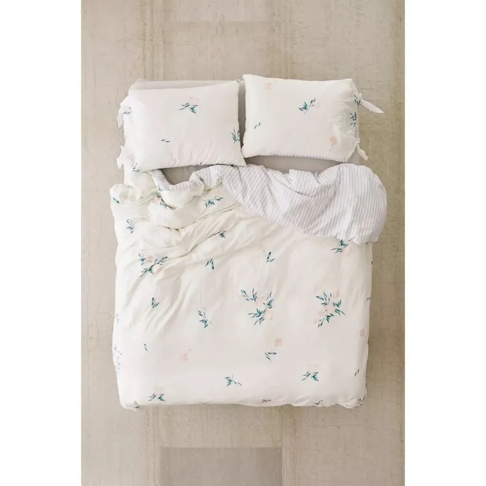 Urban Outfitters Meg Floral Knot Duver Cover & Standard Pillowcases Set Twin XL